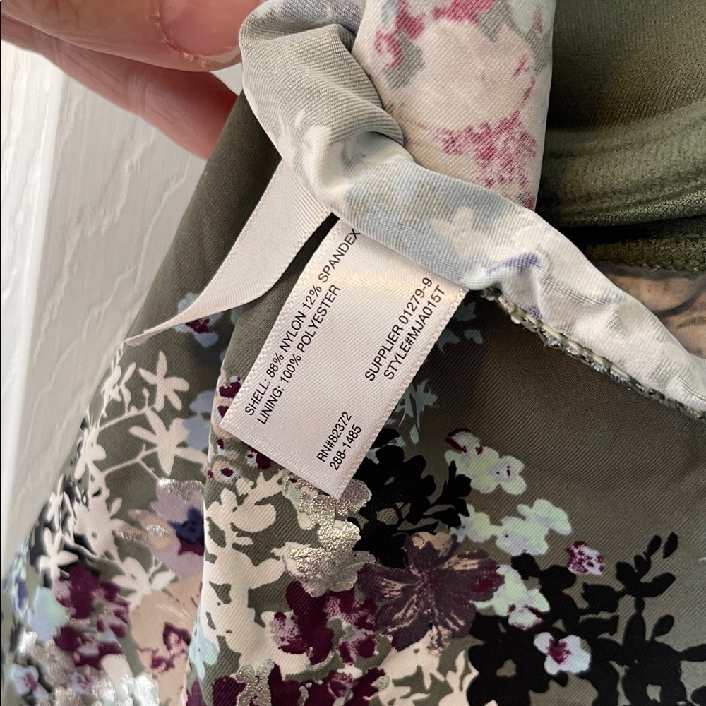 NWOT Med Ambrielle Tankini Top - Picture 4 of 11